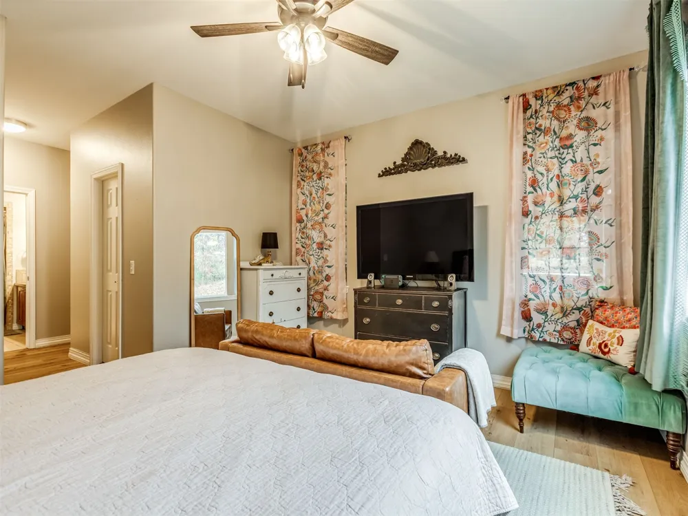2485 Avalon Drive Eufaula, OK 74432