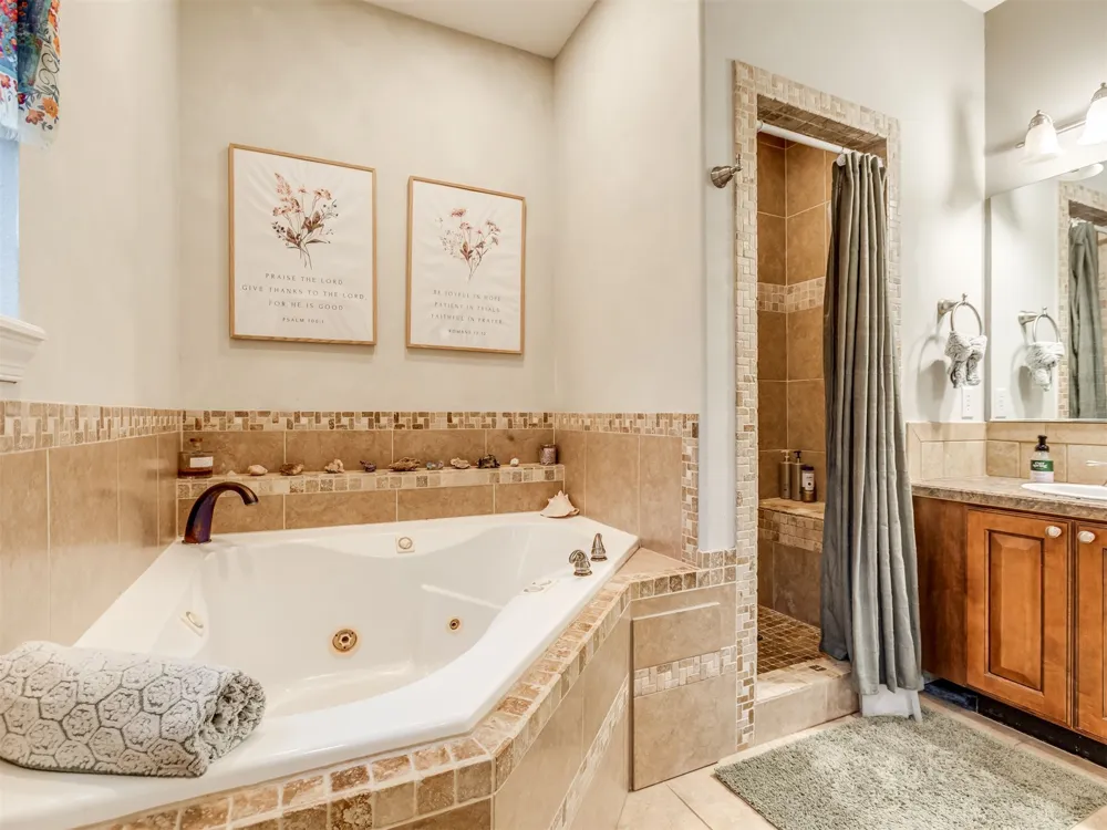 2485 Avalon Drive Eufaula, OK 74432