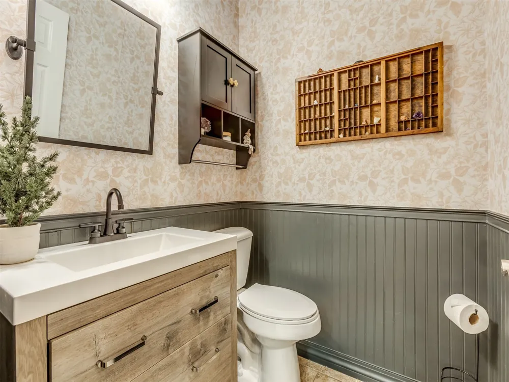 2485 Avalon Drive Eufaula, OK 74432