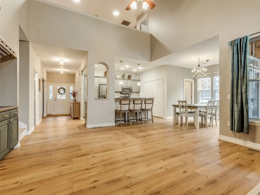 2485 Avalon Drive Eufaula, OK 74432