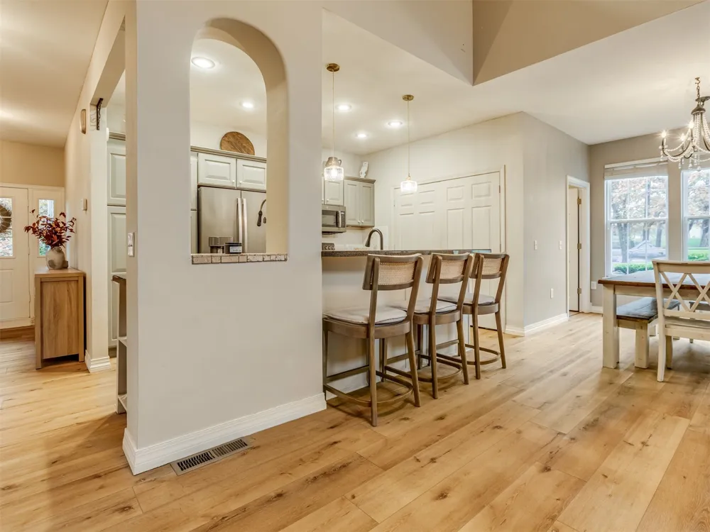 2485 Avalon Drive Eufaula, OK 74432
