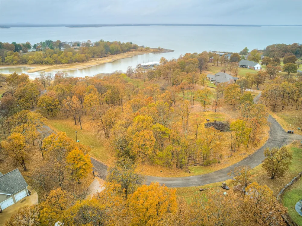 2485 Avalon Drive Eufaula, OK 74432
