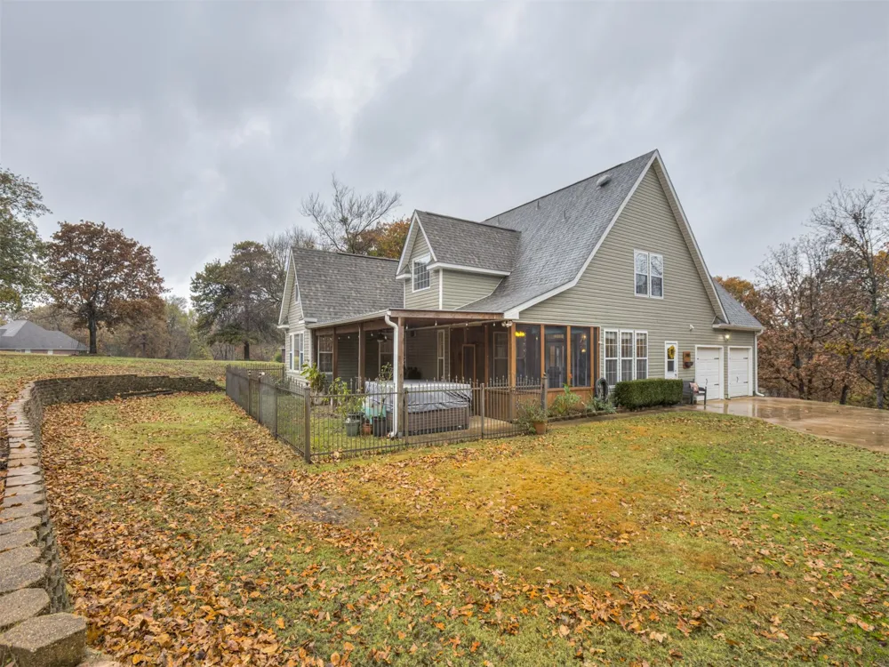 2485 Avalon Drive Eufaula, OK 74432