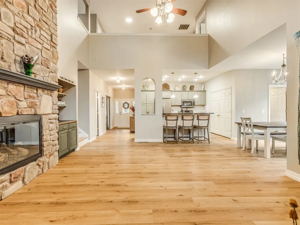 2485 Avalon Drive Eufaula, OK 74432