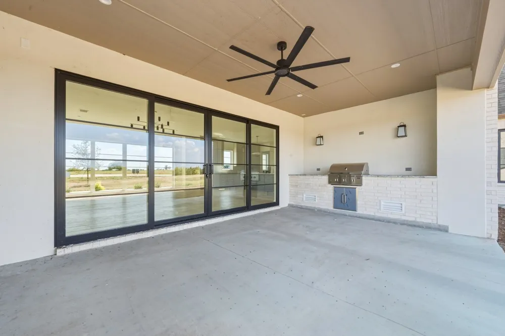 1071 Lakeway Drive Sanger, TX 76266