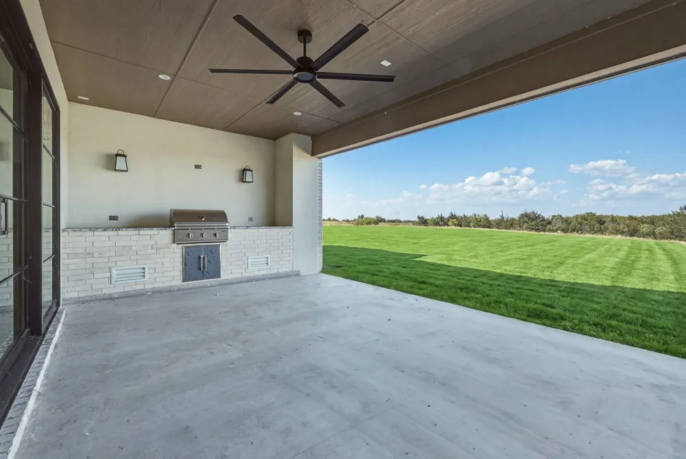 1071 Lakeway Drive Sanger, TX 76266