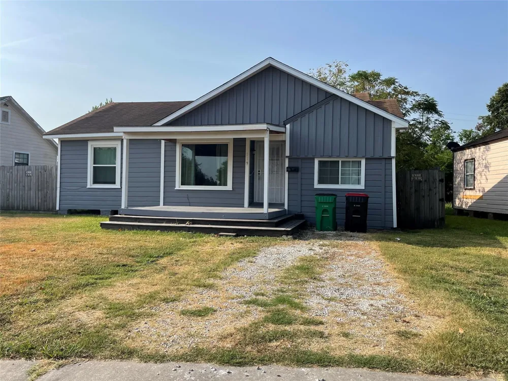 119 E Cleveland Street Baytown, TX 77520