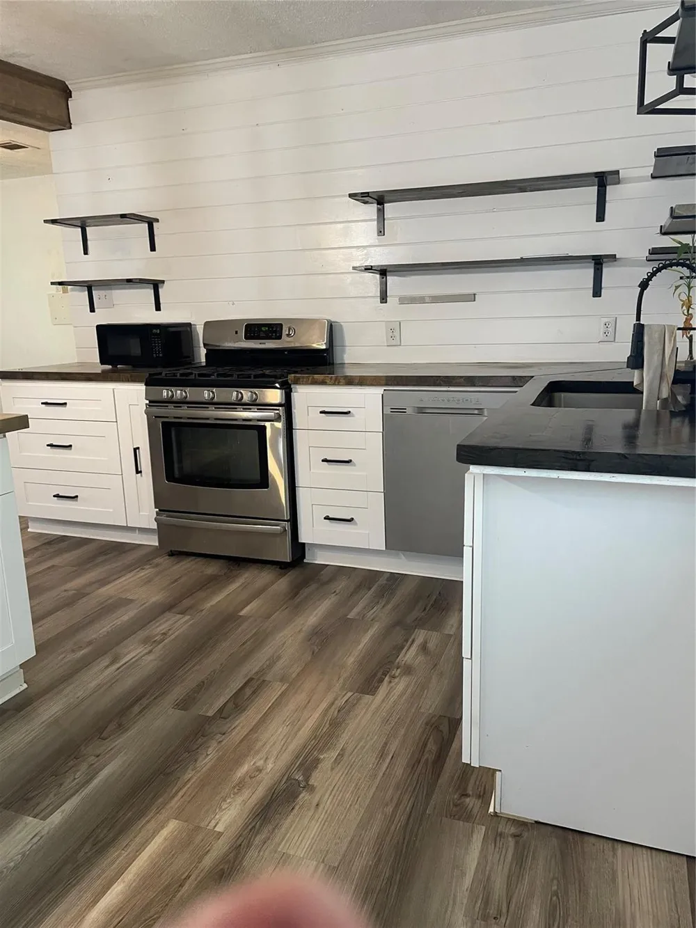 119 E Cleveland Street Baytown, TX 77520