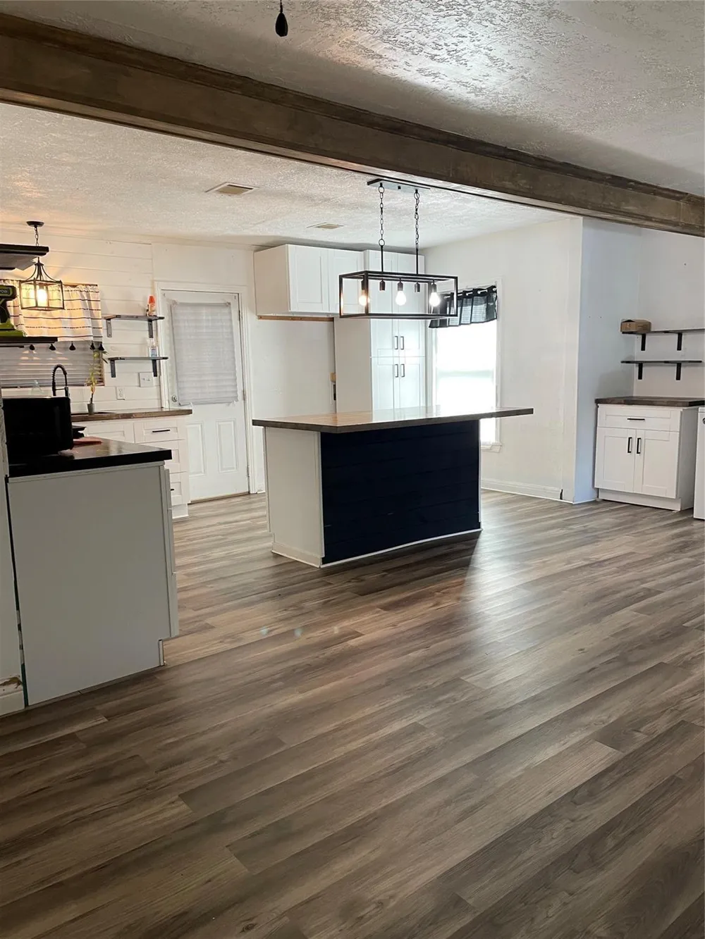 119 E Cleveland Street Baytown, TX 77520