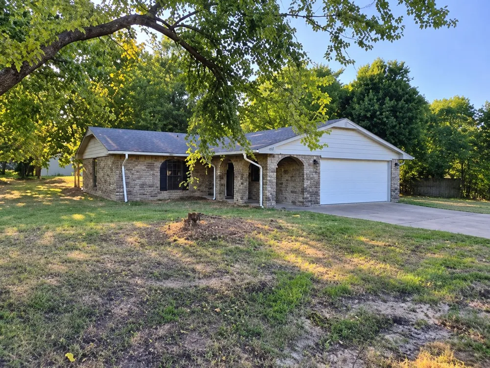 300 7th Avenue Warner, OK 74469