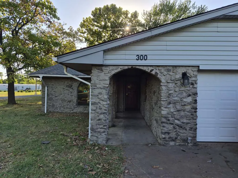 300 7th Avenue Warner, OK 74469