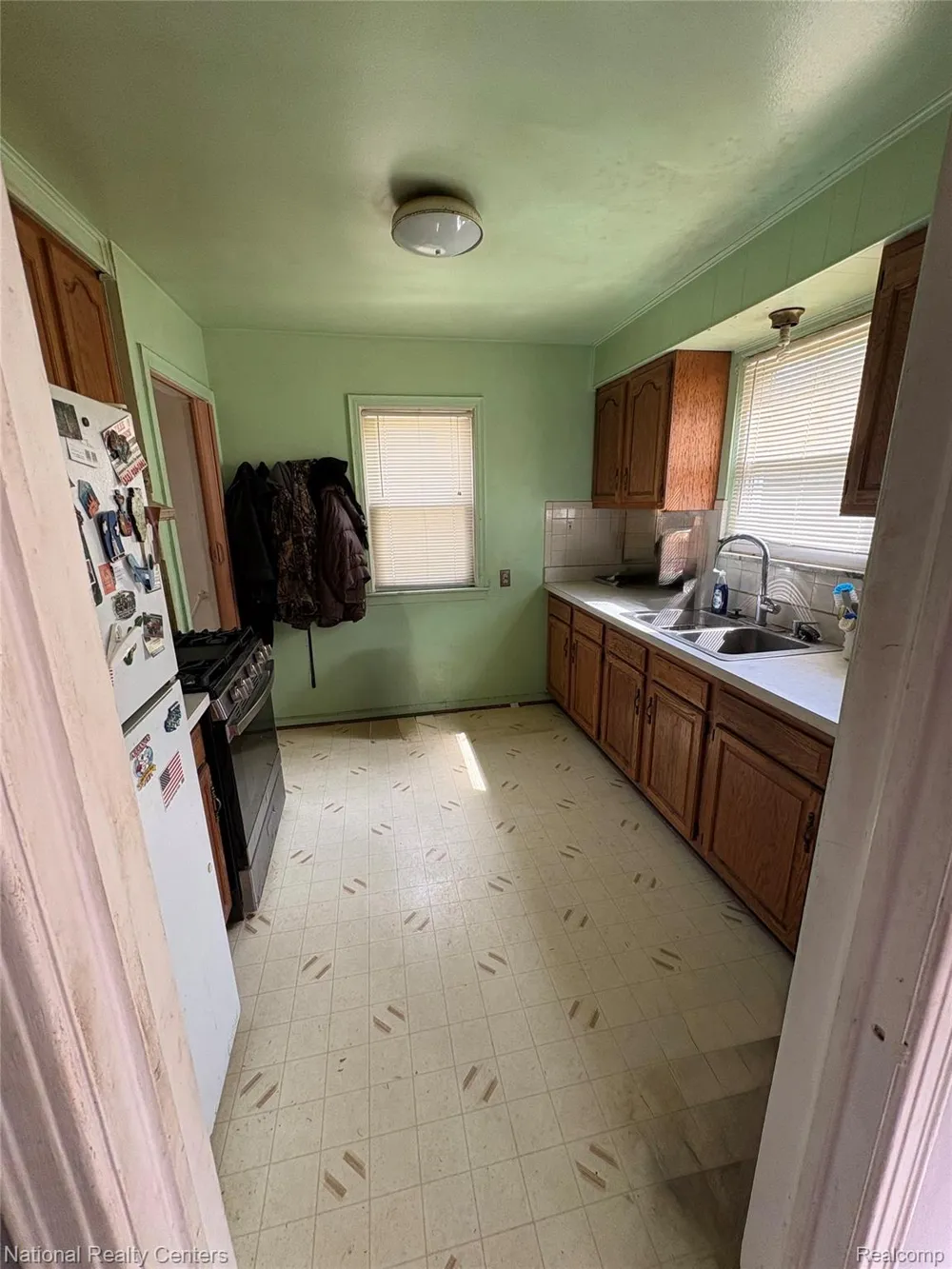 17545 Louise Street Southfield City, MI 48075