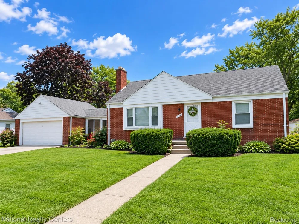 17545 Louise Street Southfield City, MI 48075