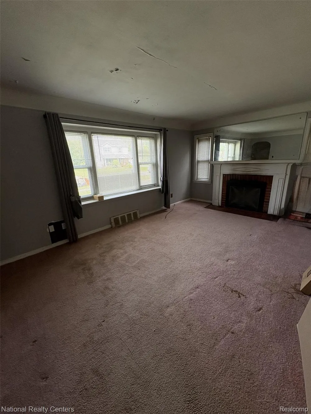 17545 Louise Street Southfield City, MI 48075