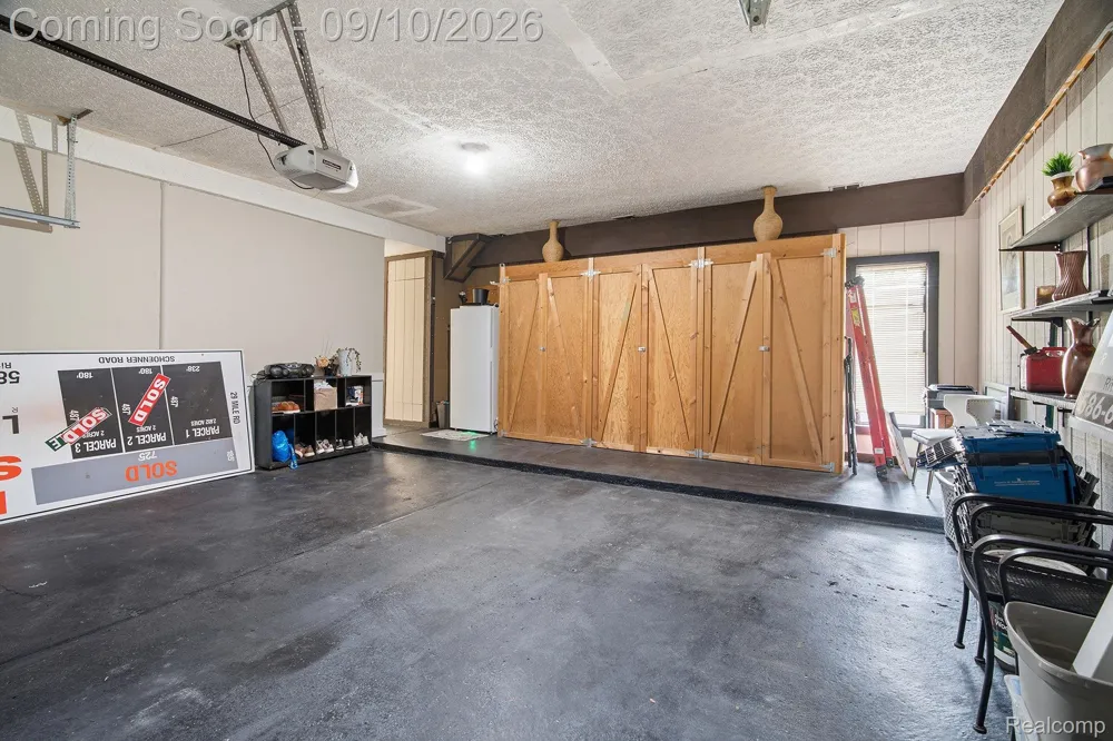 988 Golfview Court Rochester Hills City, MI 48307