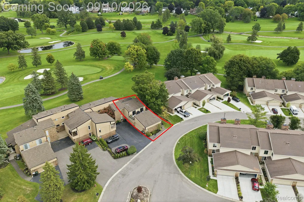 988 Golfview Court Rochester Hills City, MI 48307
