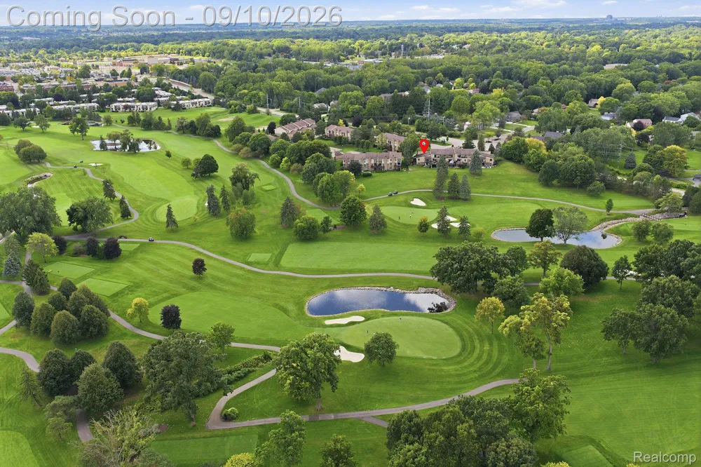 988 Golfview Court Rochester Hills City, MI 48307