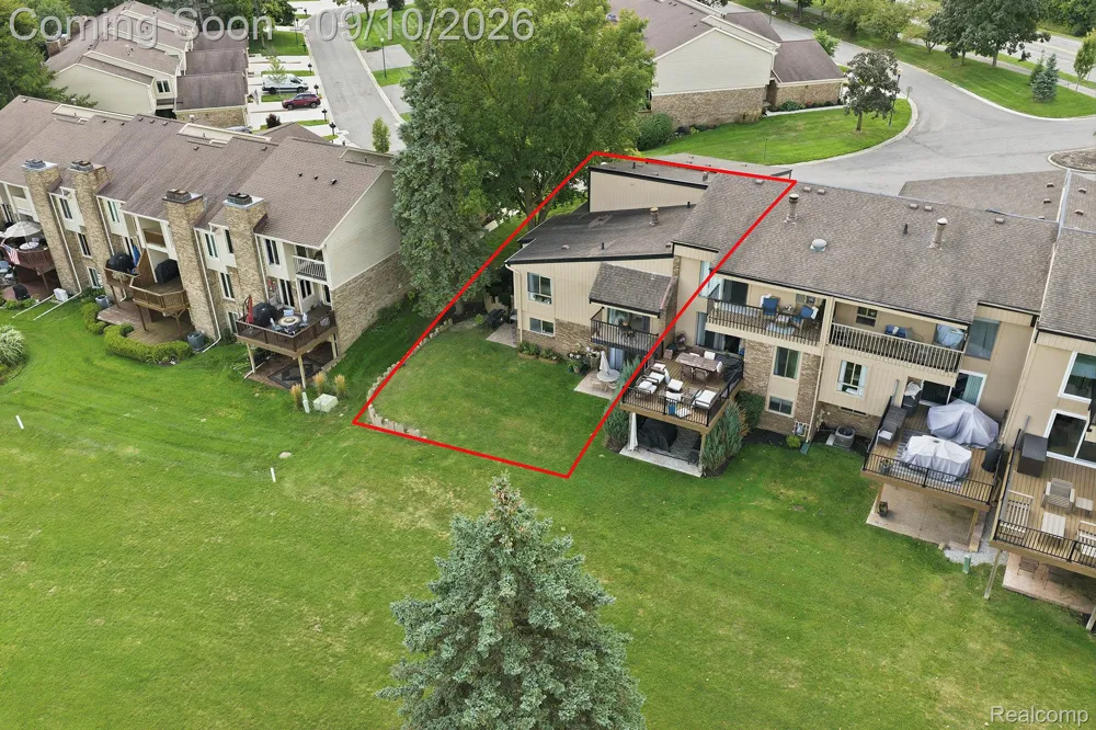 988 Golfview Court Rochester Hills City, MI 48307