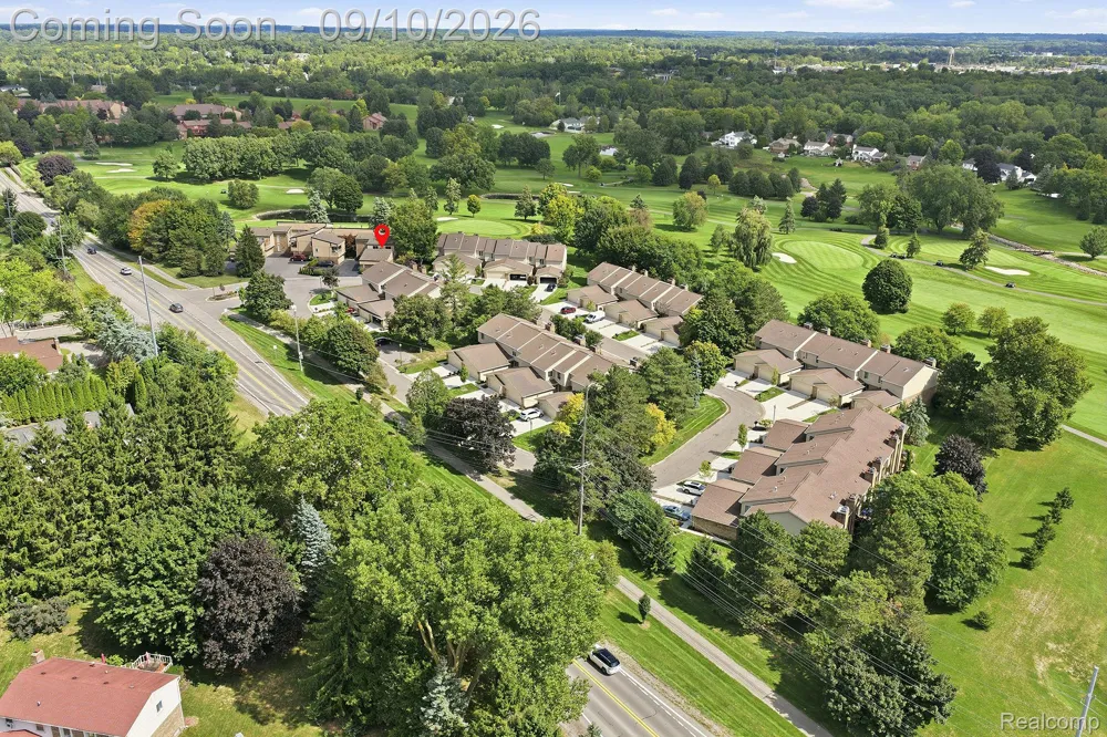 988 Golfview Court Rochester Hills City, MI 48307