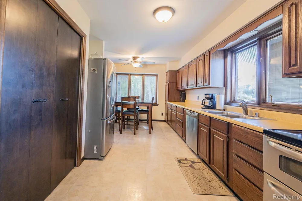 16300 Hannan Road Romulus City, MI 48174