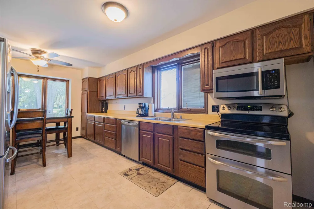 16300 Hannan Road Romulus City, MI 48174
