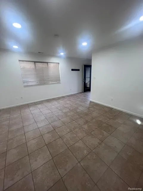 21936 Morley Avenue Dearborn City, MI 48124