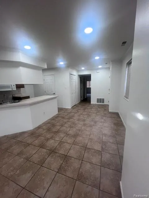 21936 Morley Avenue Dearborn City, MI 48124
