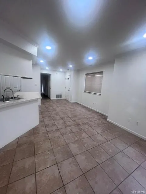 21936 Morley Avenue Dearborn City, MI 48124