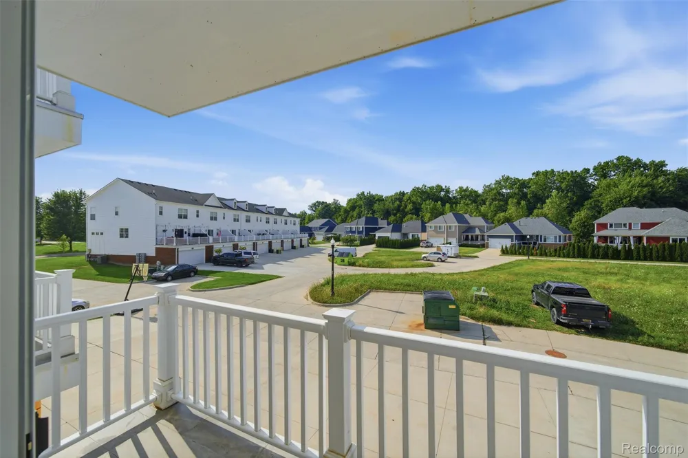 53773 Champlain Macomb Township, MI 48042