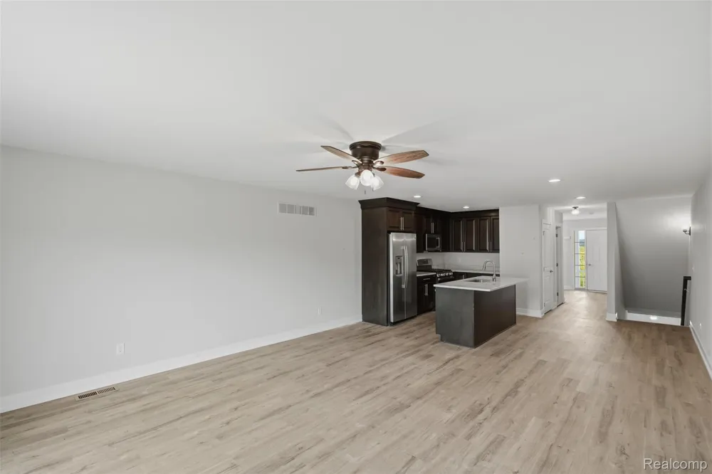 53773 Champlain Macomb Township, MI 48042
