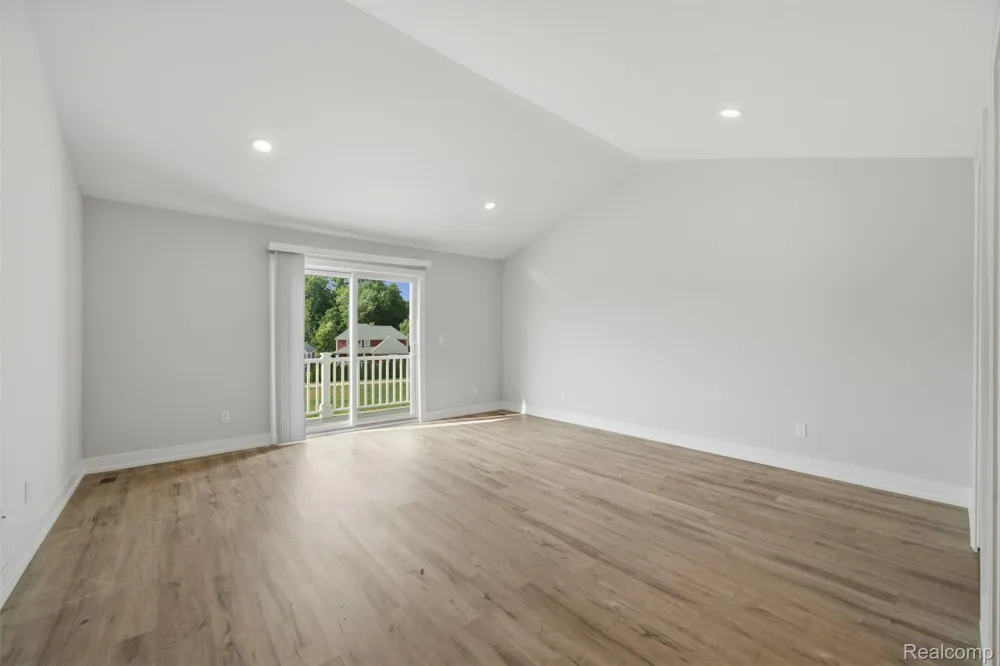 53773 Champlain Macomb Township, MI 48042