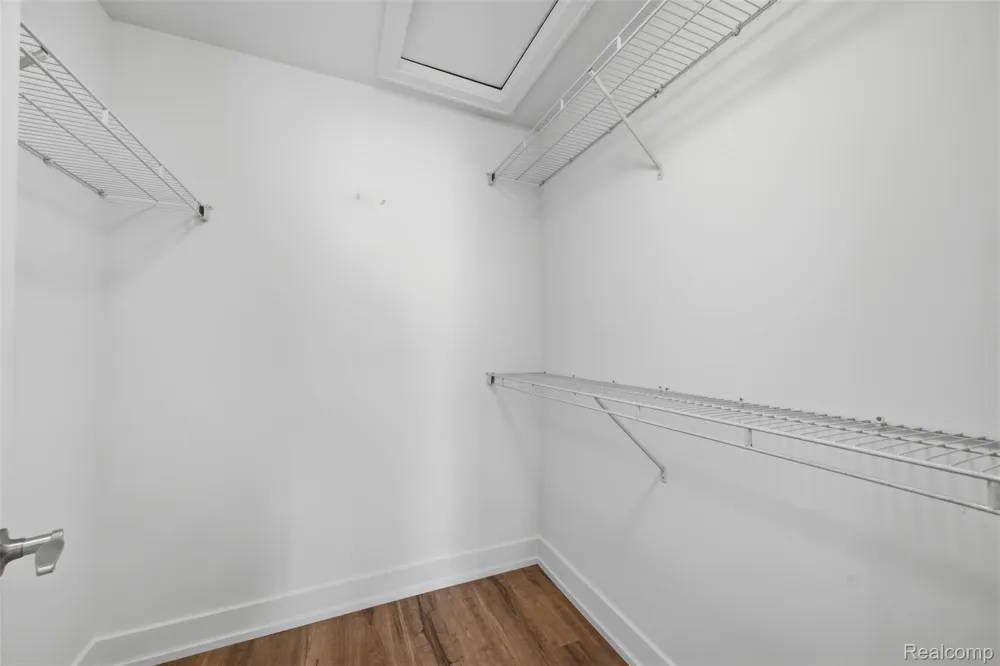 53773 Champlain Macomb Township, MI 48042