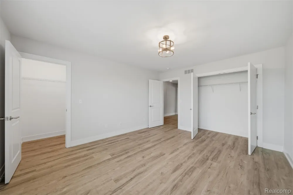 53773 Champlain Macomb Township, MI 48042