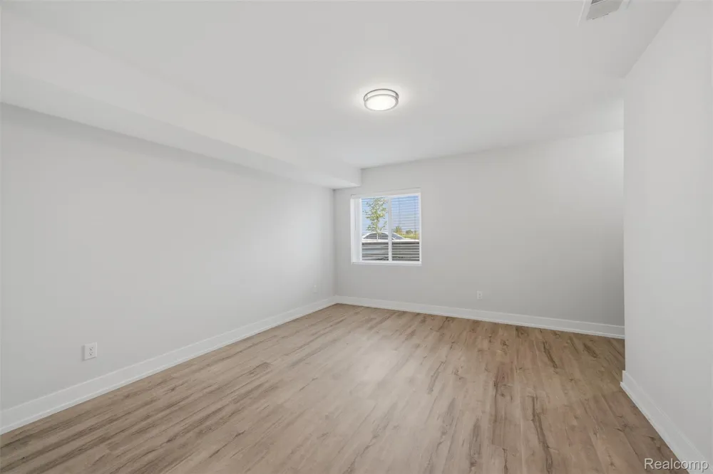 53773 Champlain Macomb Township, MI 48042