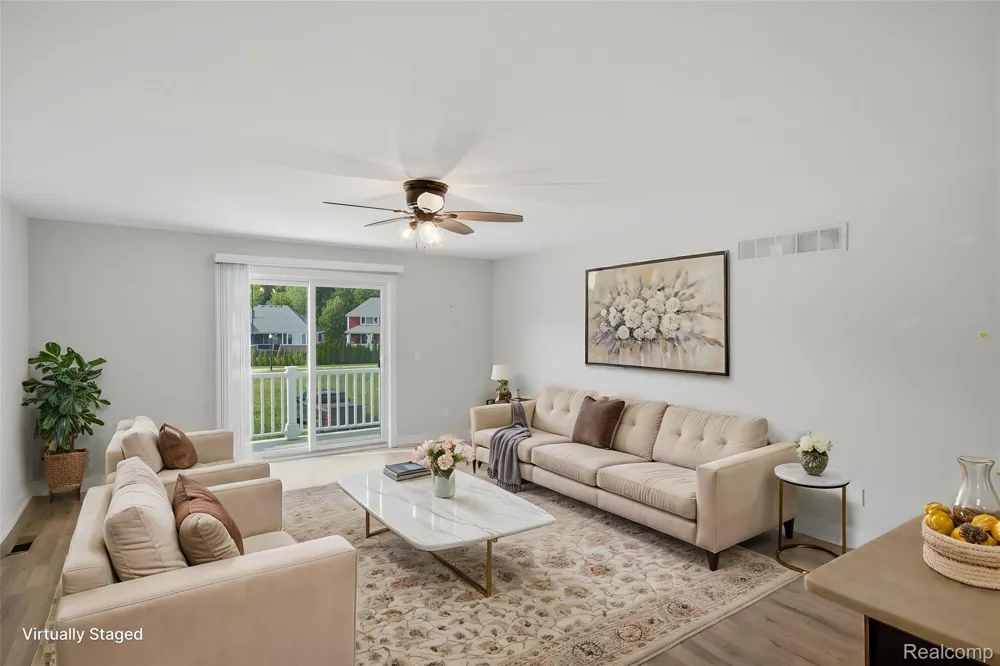 53773 Champlain Macomb Township, MI 48042