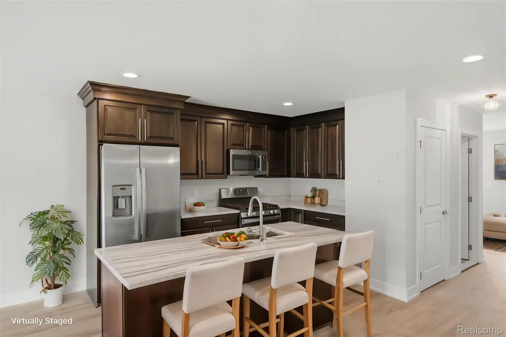 53773 Champlain Macomb Township, MI 48042