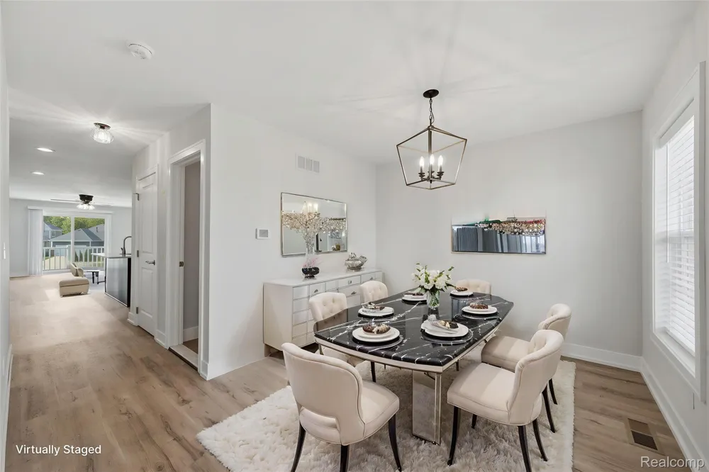 53773 Champlain Macomb Township, MI 48042