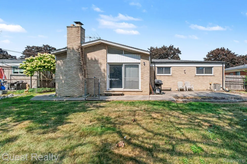 3450 Shampo Drive Warren City, MI 48092