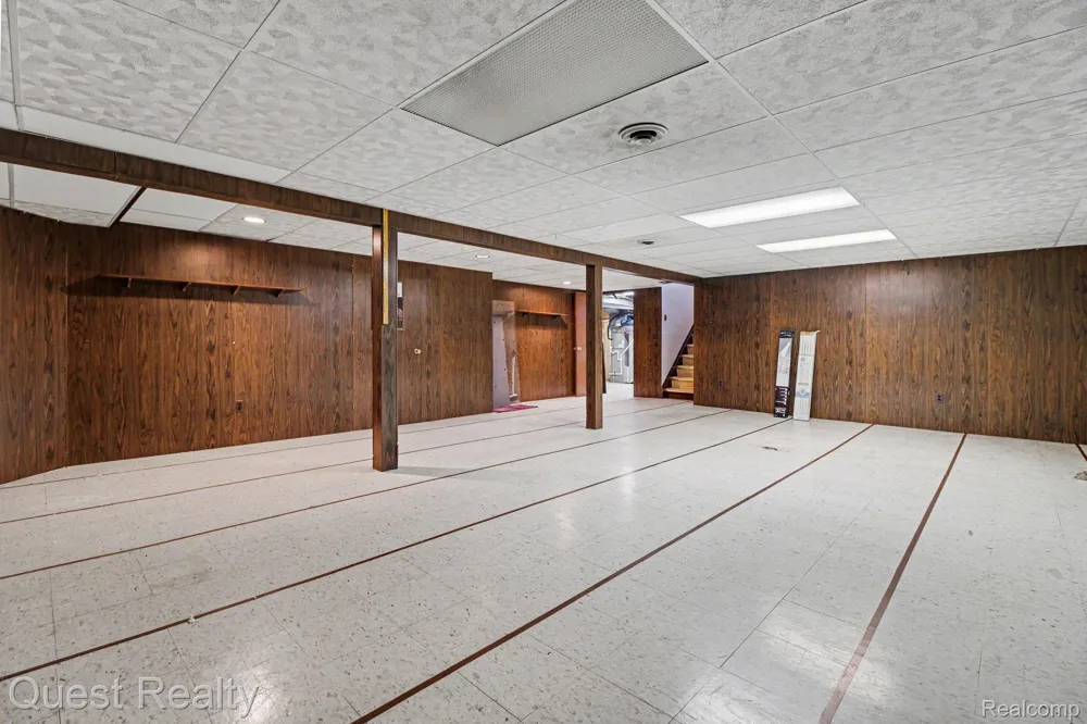 3450 Shampo Drive Warren City, MI 48092