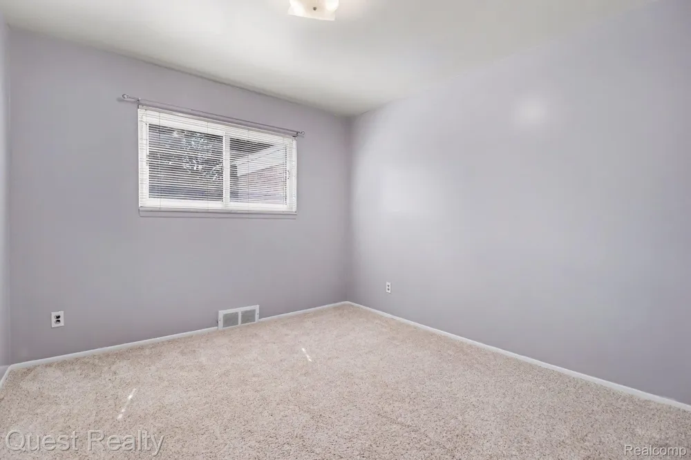 3450 Shampo Drive Warren City, MI 48092