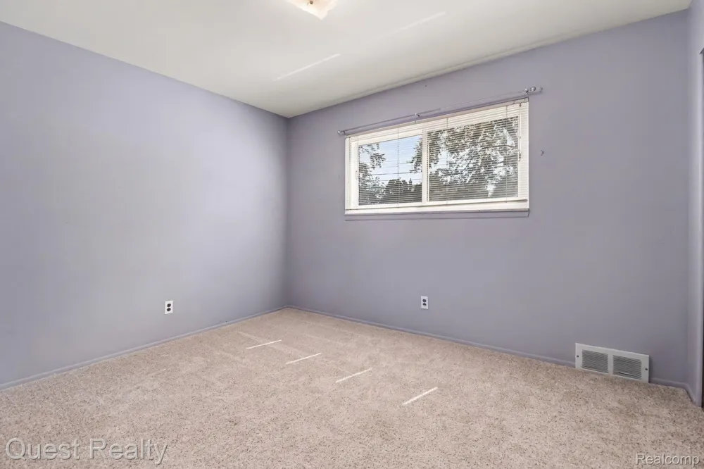 3450 Shampo Drive Warren City, MI 48092
