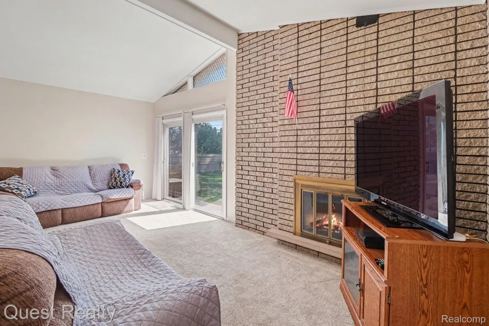 3450 Shampo Drive Warren City, MI 48092