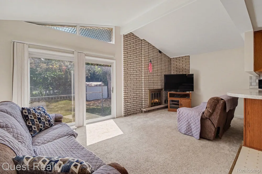 3450 Shampo Drive Warren City, MI 48092