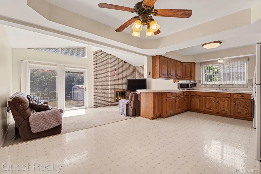 3450 Shampo Drive Warren City, MI 48092