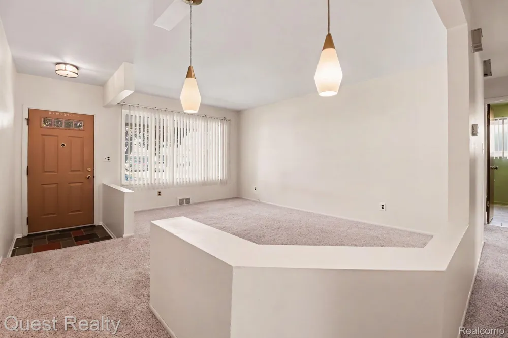 3450 Shampo Drive Warren City, MI 48092