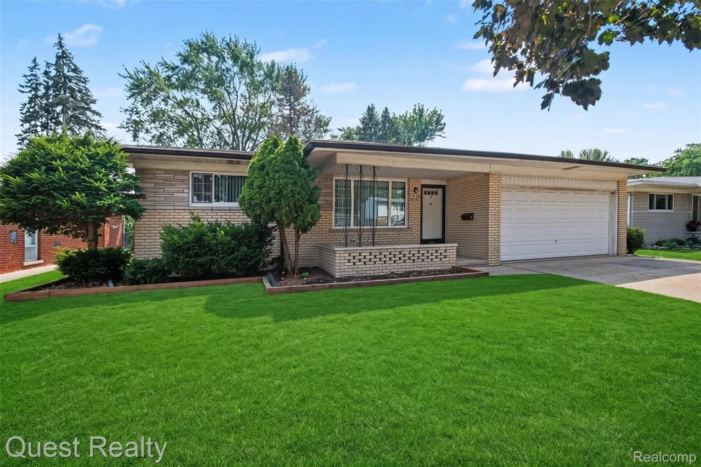 3450 Shampo Drive Warren City, MI 48092