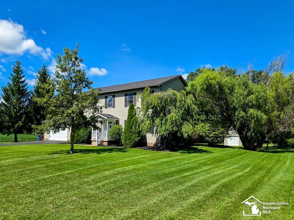 605 Nadeau Road Frenchtown Township, MI 48162