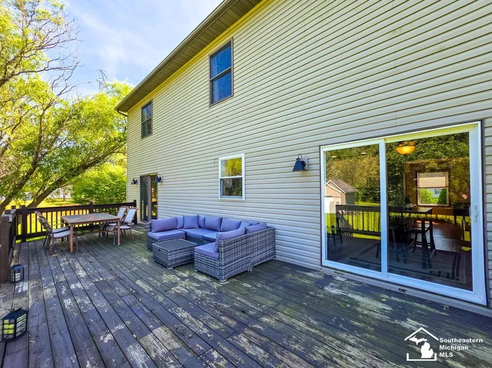 605 Nadeau Road Frenchtown Township, MI 48162