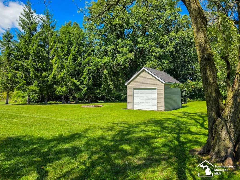 605 Nadeau Road Frenchtown Township, MI 48162
