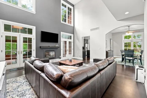 5634 Lily Lane #4